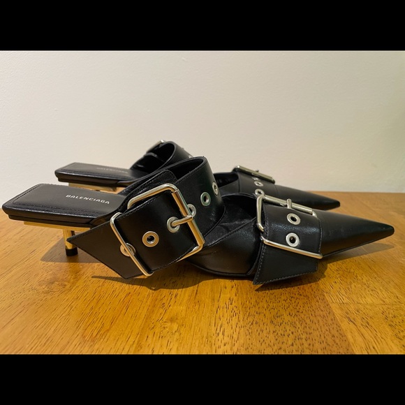 Balenciaga Runway Leather Pumps - Picture 4 of 10